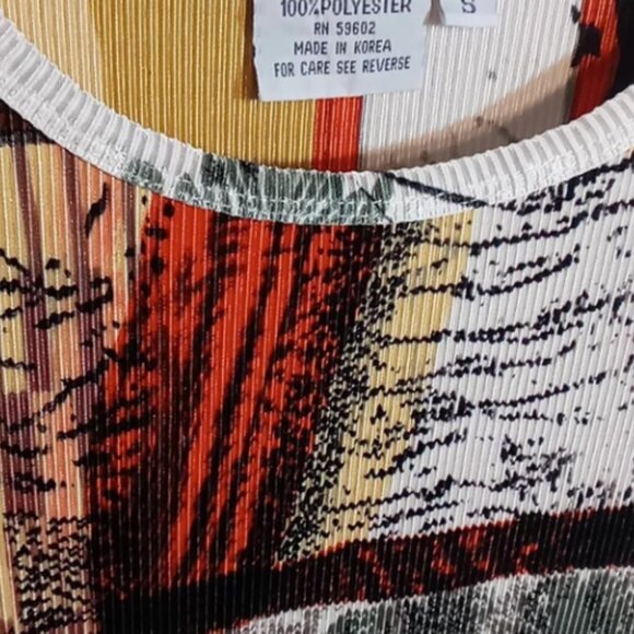 Victoria Essentials Top Size Small - Picture 5 of 9